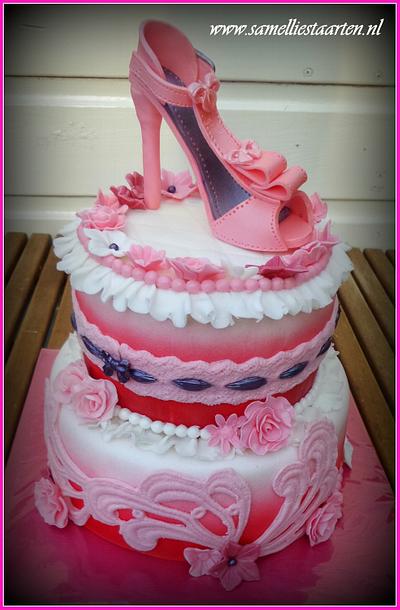 Pink high heel shoe cake - Cake by Sam & Nel's Taarten
