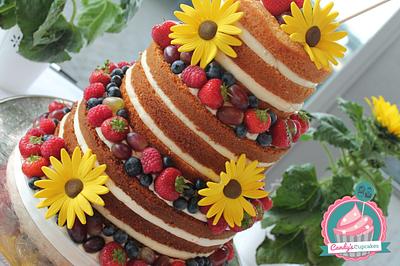Naked cake with Sunflowers - Cake by Candy's Cupcakes