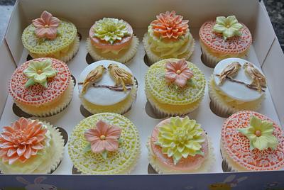 Vintage Cupcakes - Cake by Alison Bailey