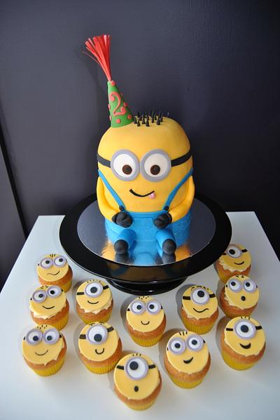 minion cake and cupcakes - Cake by Anse De Gijnst