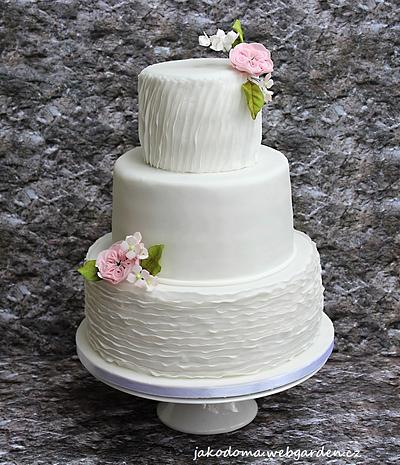 Wedding Cake with English Roses - Cake by Jana