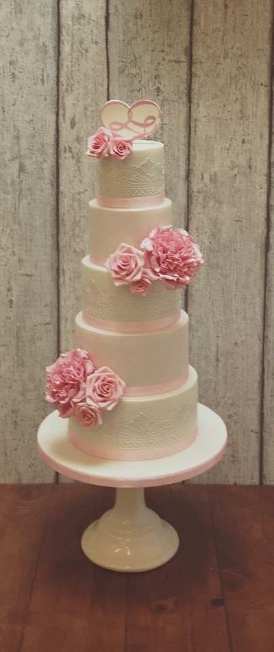 Todays Wedding cake  - Cake by Nancy Hoogendoorn