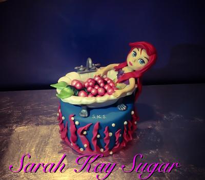 Topper Baby Ariel in bathtub - Cake by Sarah Kay Sugar