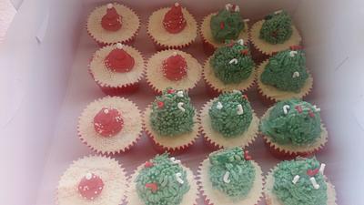 Christmas cupcakes - Cake by Vanillaskycakes5