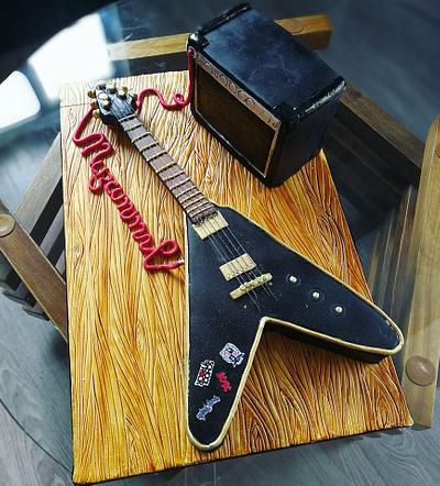 Flying V guitar - Cake by Rebecca 