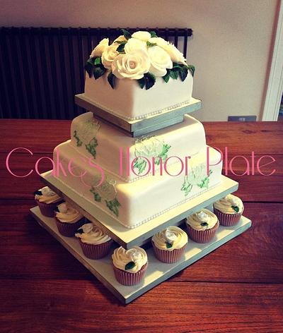 Rose themed wedding cake - Cake by Cakes Honor Plate