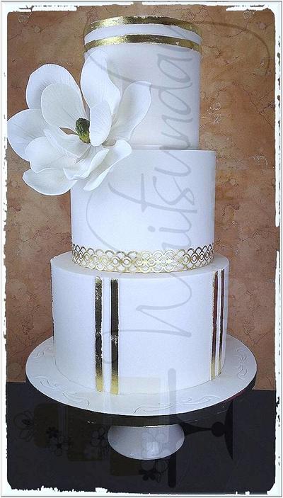 Edible Goldleaf and Magnolia Wedding Cake - Cake by Whitsunday Baked Creations - Deb Smith