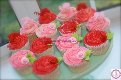 Valentines Day 2013 Cupcakes - Cake by InsanelyCakes