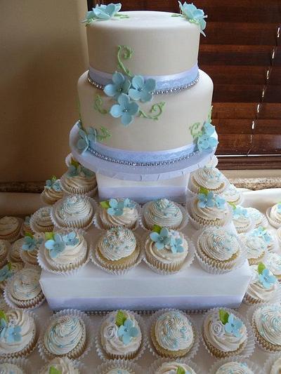 Hydrangea Wedding Cake and Cupcakes - Cake by JB