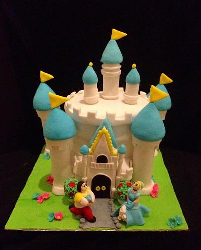 Cinderella's Castle - Cake by emilylek