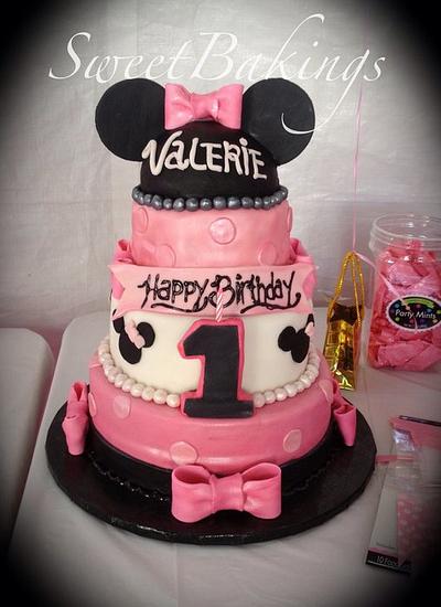 Minnie cake  - Cake by Priscilla 