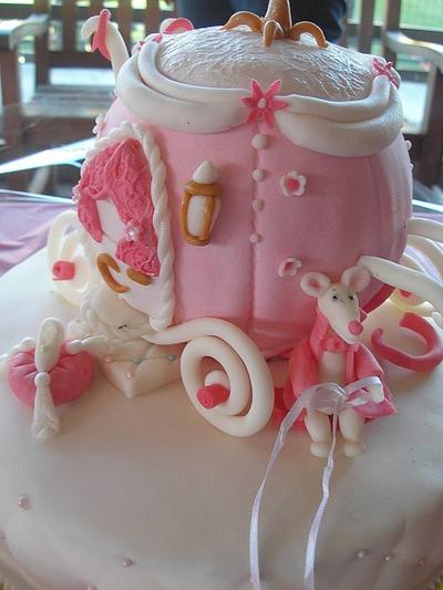 Cinderella carige - Cake by Nikoletta Giourga