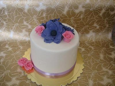 Anemones and roses  - Cake by Ifrah