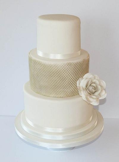 Vintage pearl gold wedding cake - Cake by Little Miss Fairy Cake