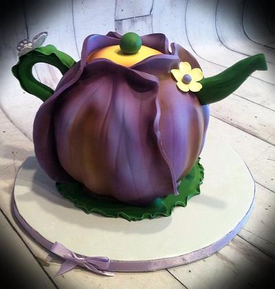 Purple tulip teapot cake - Cake by Skmaestas