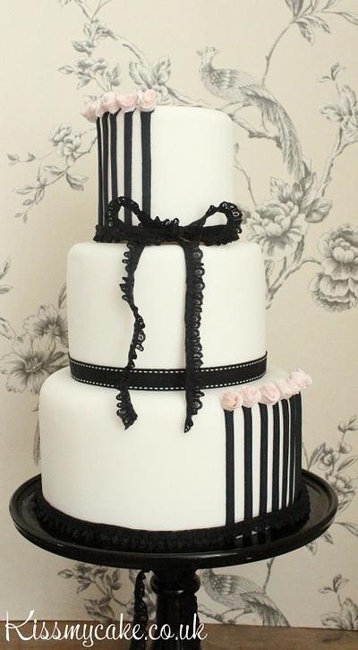 Black & White Chic - Cake by KissMyCake