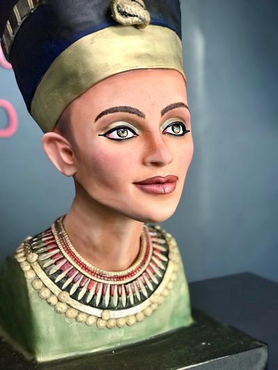 Nefertiti Bust Cake ‘Egypt Land of Mystery Collabration’ - Cake by Tuba Geçkil