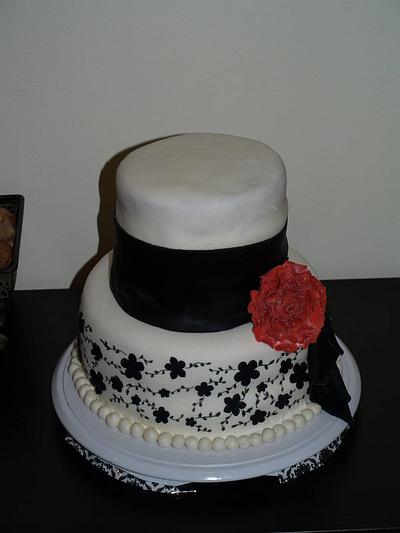 Black and white with a red touch - Cake by kira