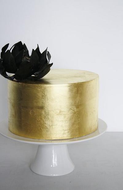 Gold Leaf with Black Magnolia - Cake by Louisa