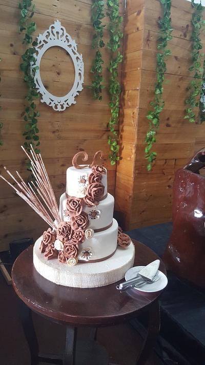 A little bit rustic - Cake by Karamelo Cakes & Pastries