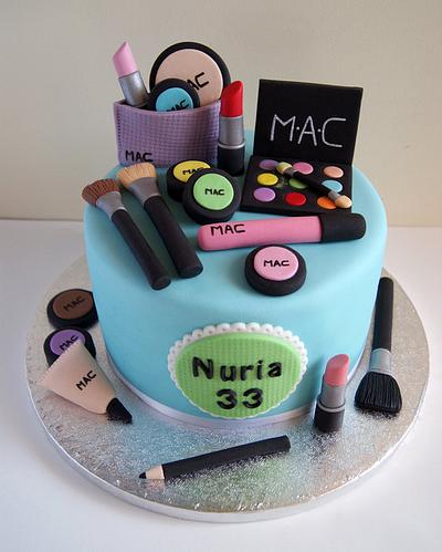 MAC MAKEUP CAKE - Cake by ARTIFONDANT