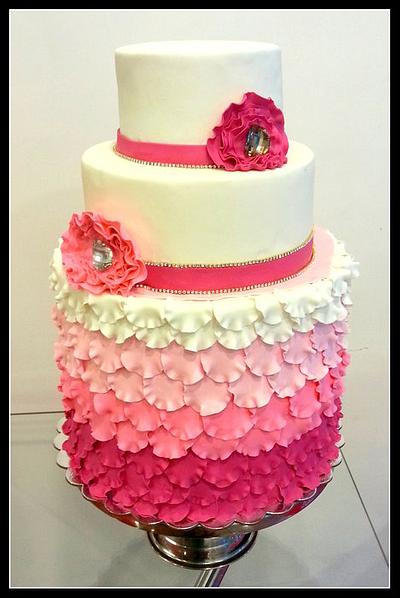 Pink ruffles - Cake by Maaria