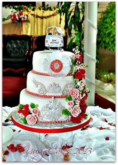 Rosses Wedding Cake - Cake by Yusy Sriwindawati