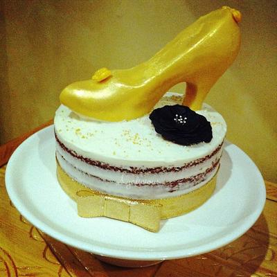 Golden Slipper Cake - Cake by Laura Jabri