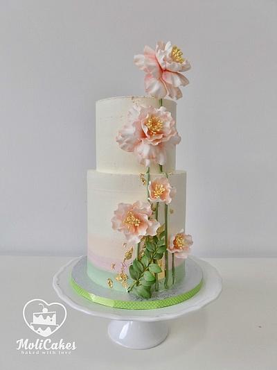 Cream wedding cake  - Cake by MOLI Cakes