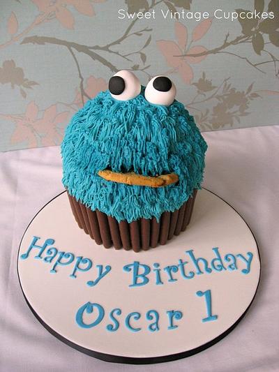 Cookie Monster Giant Cupcake - Cake by Sarah Cain