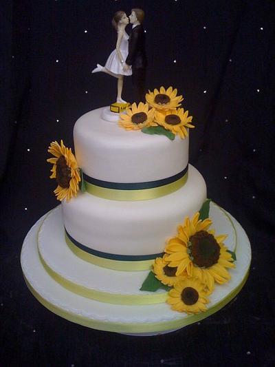 Sunflowers - Cake by Amber Catering and Cakes