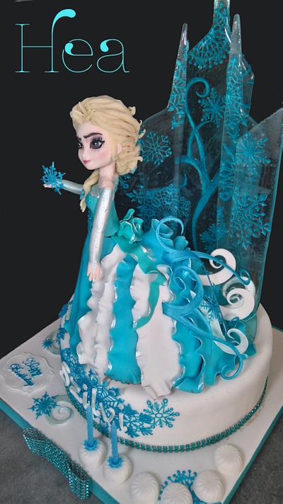 Elsa from Frozen the "Evergreen" - Cake by Agnes Havan-tortadecor.hu