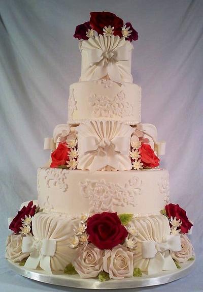 White lace - Cake by SweetEatsCakes