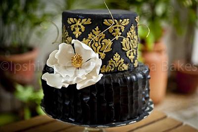 Black and gold splendour - Cake by The Hot Pink Cake Studio by Ipshita