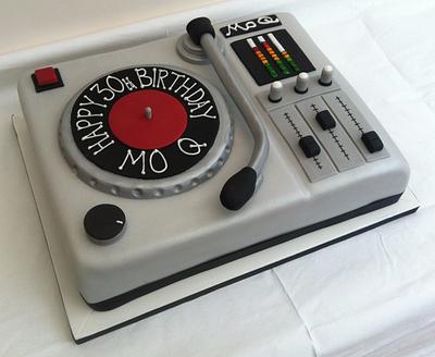 DJ Decks Cake - Cake by flossycockles