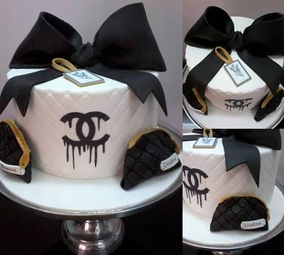 Chanel - Cake by Projectodoce