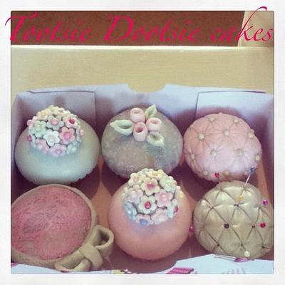 Cupcakes - Cake by Tootsiedootsie1