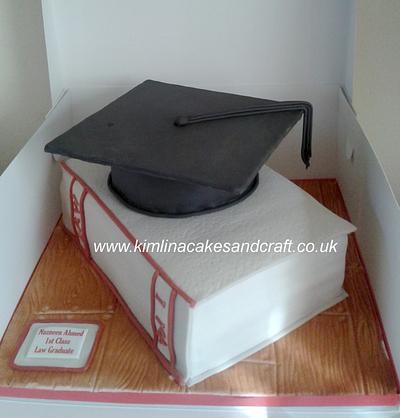 Graduation Cake - Cake by kimlinacakesandcraft