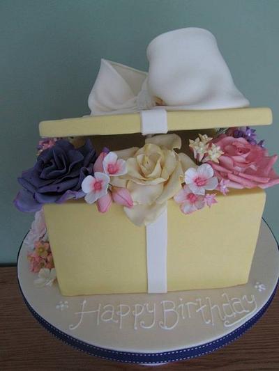 Flower box cake - Cake by PatacakesJersey