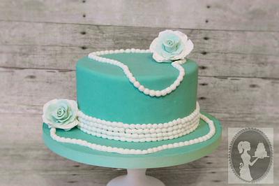 Pearls and roses - Cake by Not Your Ordinary Cakes
