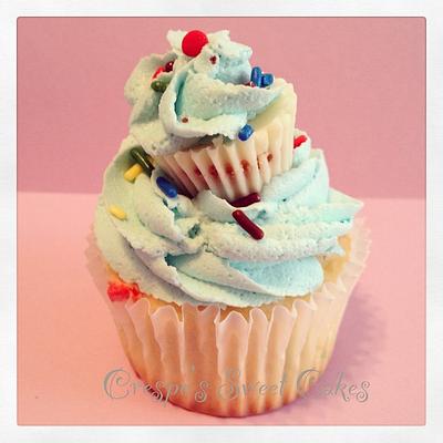 Birthday Cupcakes - Cake by Jenifer Crespo-Martinez 