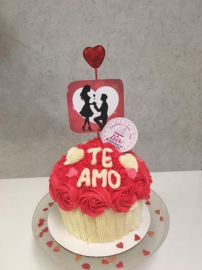 LOVE U GIANT CUPCAKE - Cake by Pastelesymás Isa
