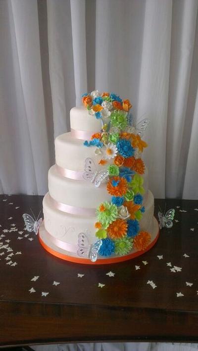 floral wedding cake - Cake by oatescakes