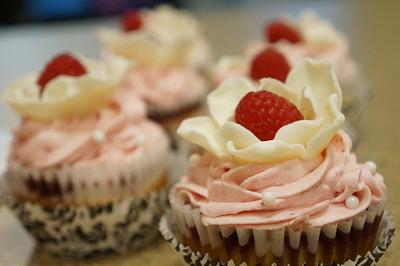 Raspberry Cheesecupcakes - Cake by Sweetessa
