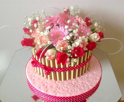 Mum's Flower Basket  - Cake by Alison's Bespoke Cakes