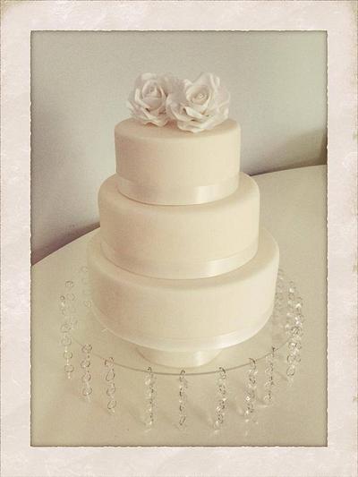 Classic wedding cake - Cake by Sugarcrumbkitchen 
