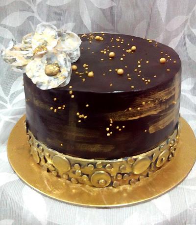 Brown and gold - Cake by Chanda Rozario