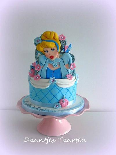 Cinderella - Cake by Daantje