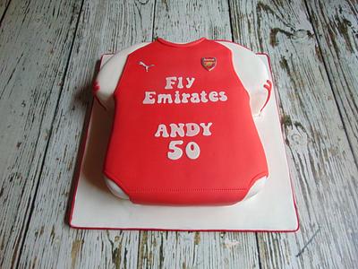 Arsenal T shirt cake - Cake by For the love of cake (Laylah Moore)