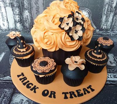 Halloween Cupcakes - Cake by Beccy Samworth